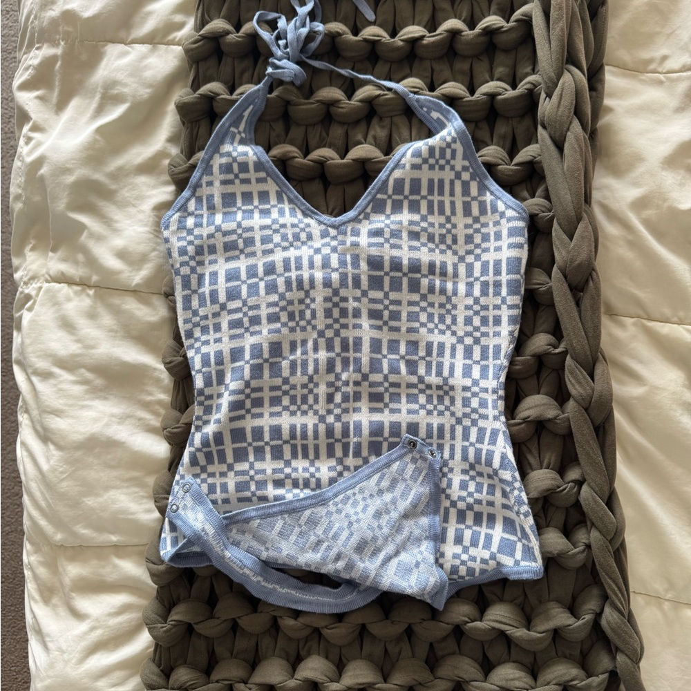Abercrombie & Fitch Light Blue and White Knit Top